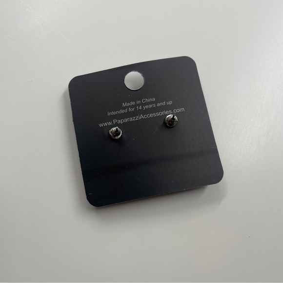 Paparazzi Glow in the Dark Earring - Picture 8 of 11